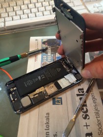 Byta av batteri på iPhone 5